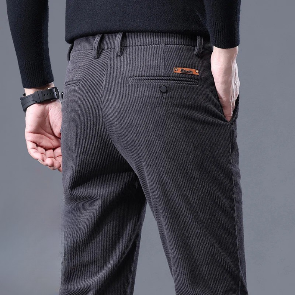 Pantaloni eleganti in velluto a coste
