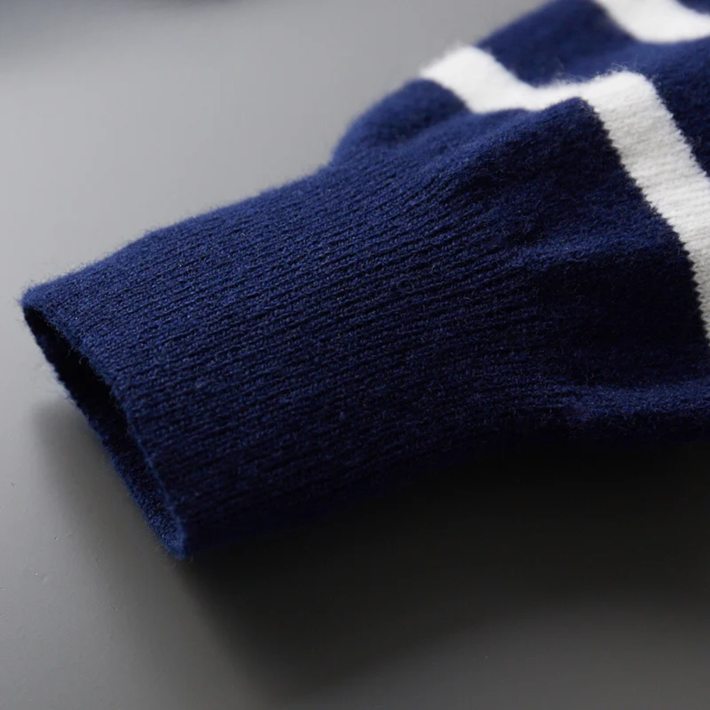 Elegante maglione di lana a righe