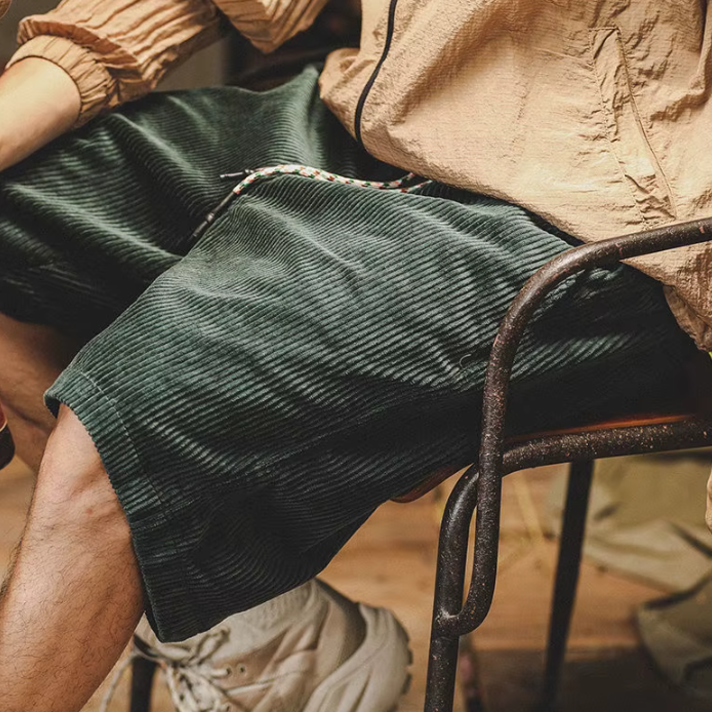 Pantaloncini eleganti in velluto a coste
