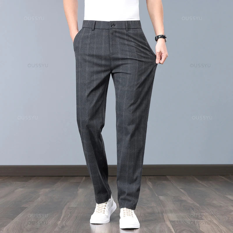 Pantaloni classici a quadri