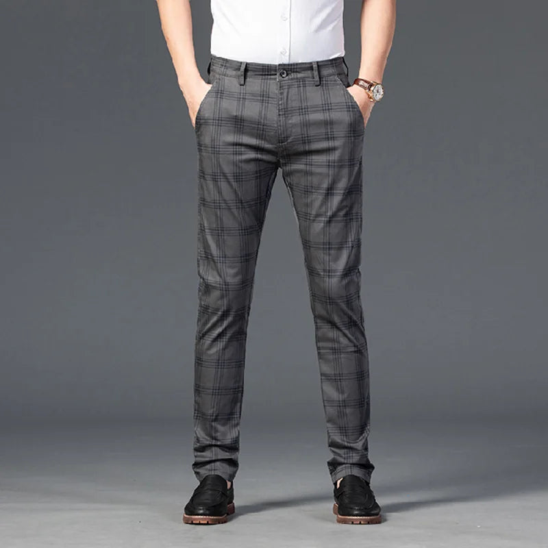 Pantaloni eleganti a quadri