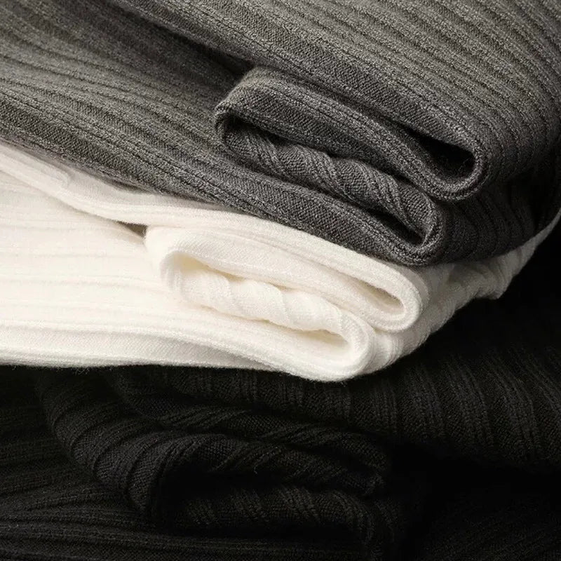 Elegante maglione con zip e motivo a righe