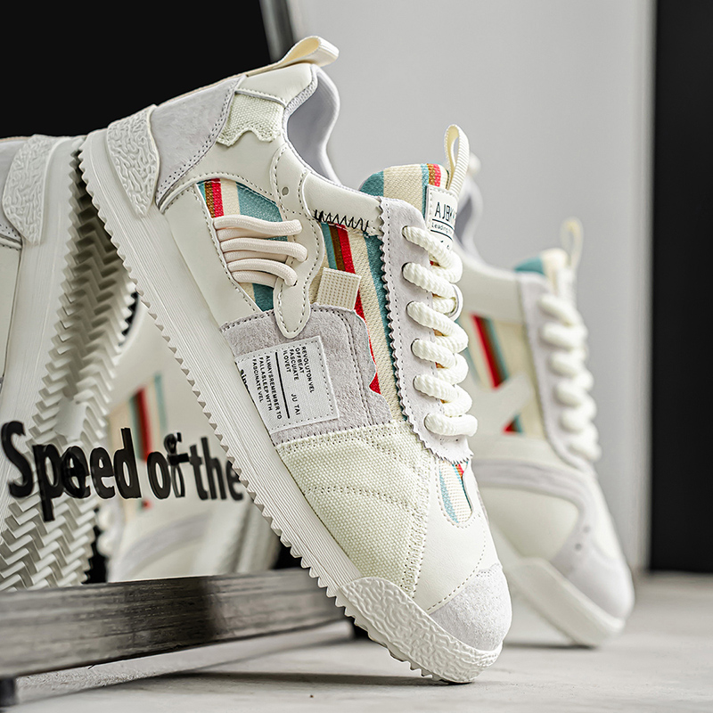 Scarpe eleganti e retrò