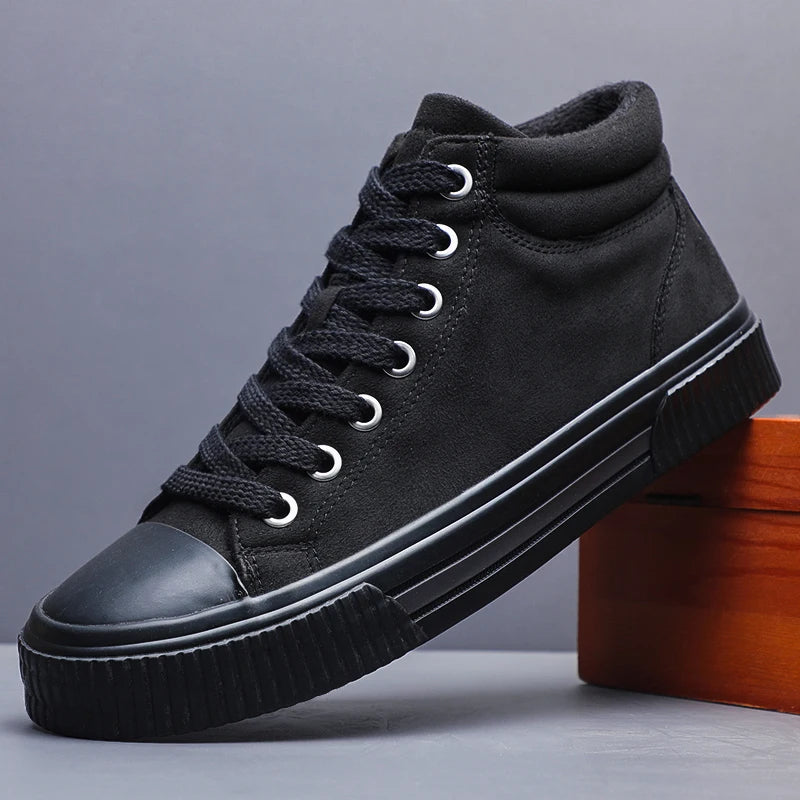 Eleganti scarpe in pelle scamosciata alta