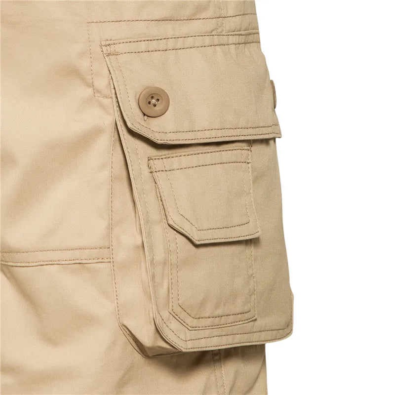 Pantaloncini multitasche da uomo