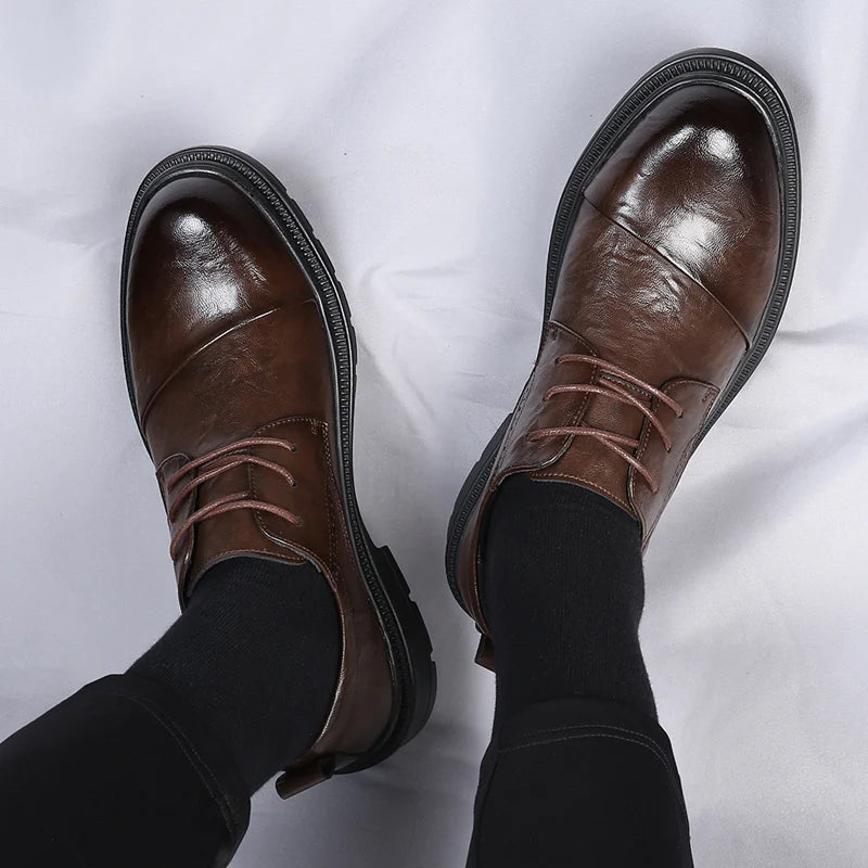 Eleganti scarpe in pelle in stile britannico