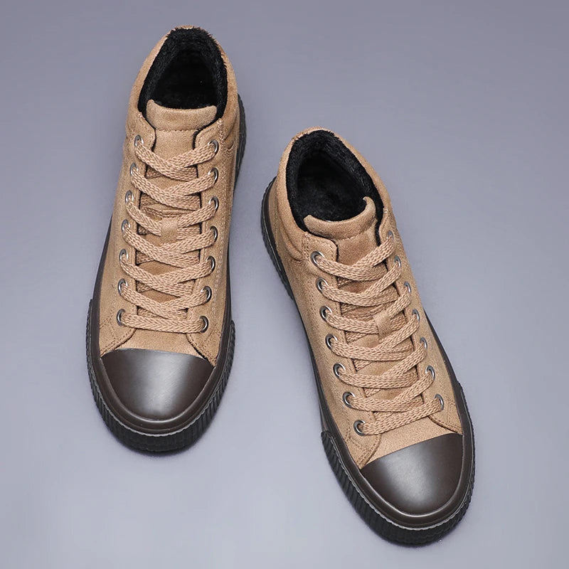 Eleganti scarpe in pelle scamosciata alta