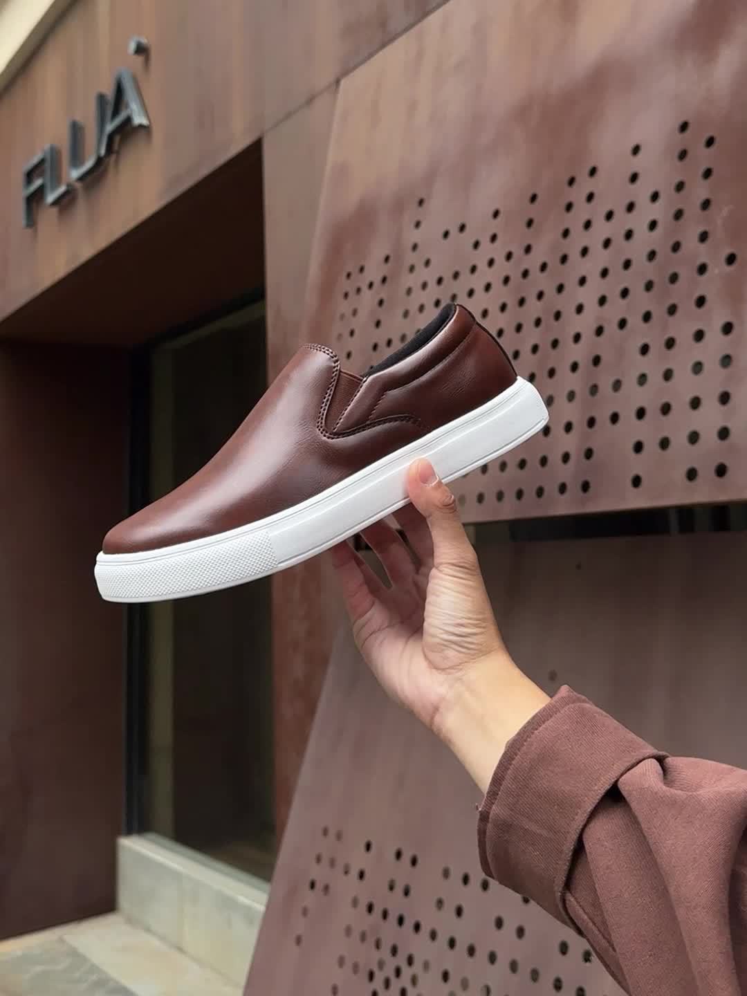 Scarpe casual slip-on in pelle